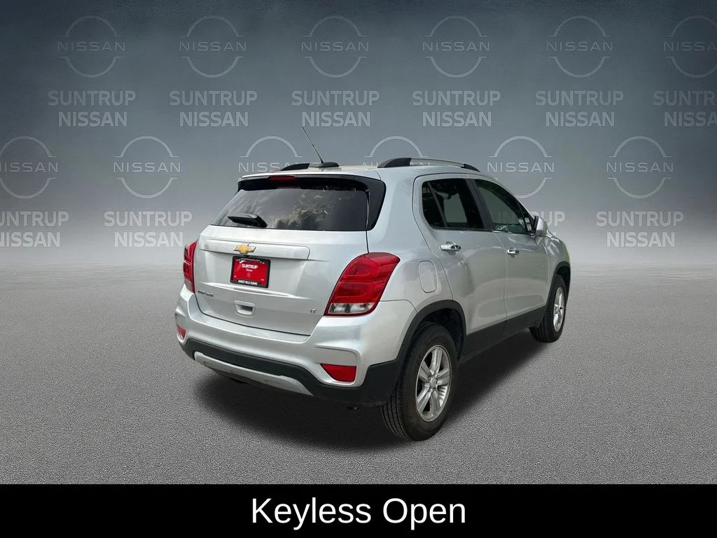 Used 2017 Silver Chevrolet LT image 6
