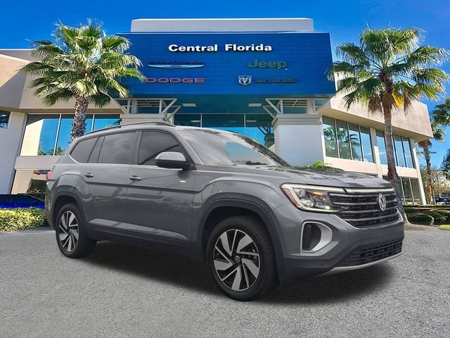 Used 2024 Gray Volkswagen 2.0T SE w/Technology image 2