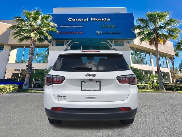 New 2026 Bright White Clearcoat Jeep Latitude image 6