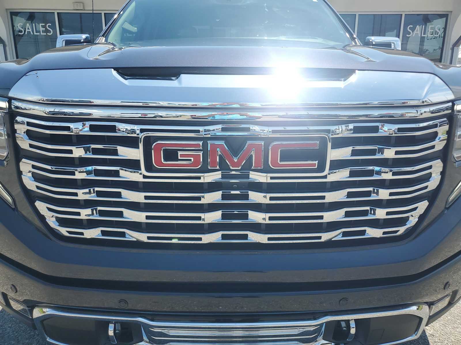 Used 2025 Titanium Rush Metallic GMC Denali image 12