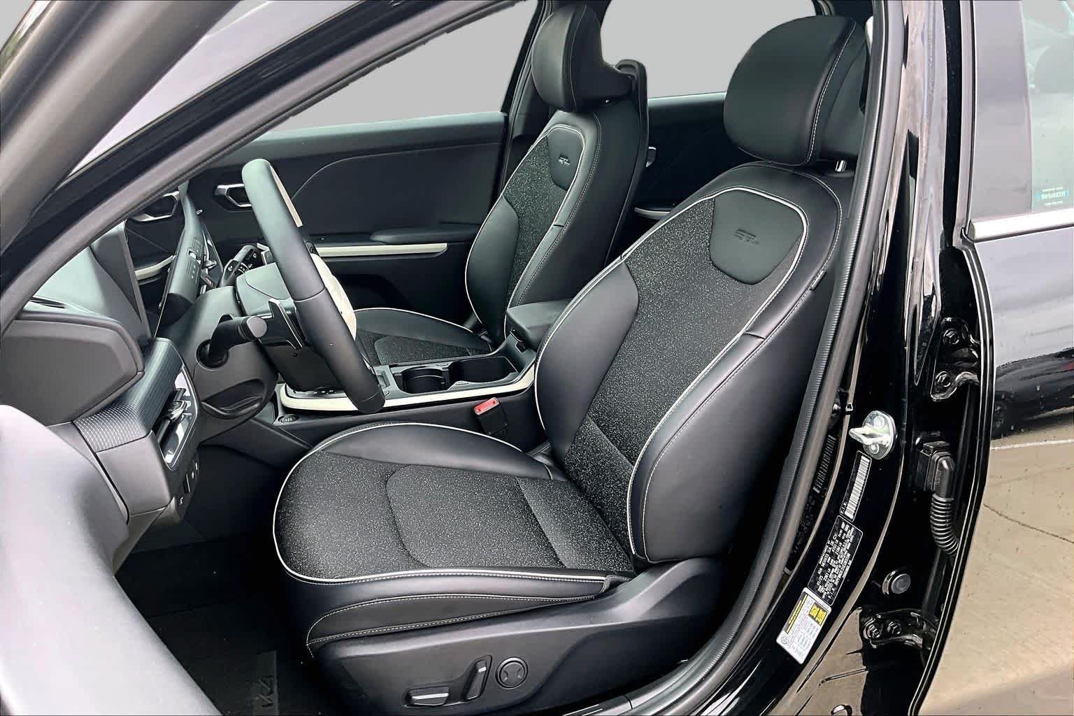 Used 2025 Aurora Black Pearl Kia GT-Line image 15