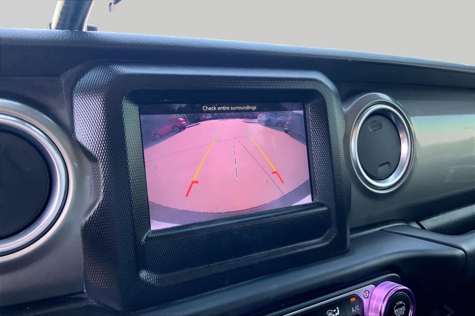 Used 2018 Sting-Gray Clearcoat Jeep Sahara image 28