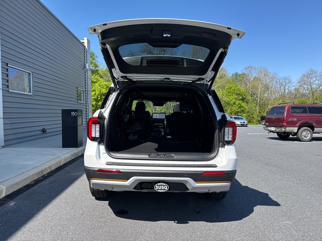 New 2026 Star White Metallic Tri-Coat Ford Tremor image 7