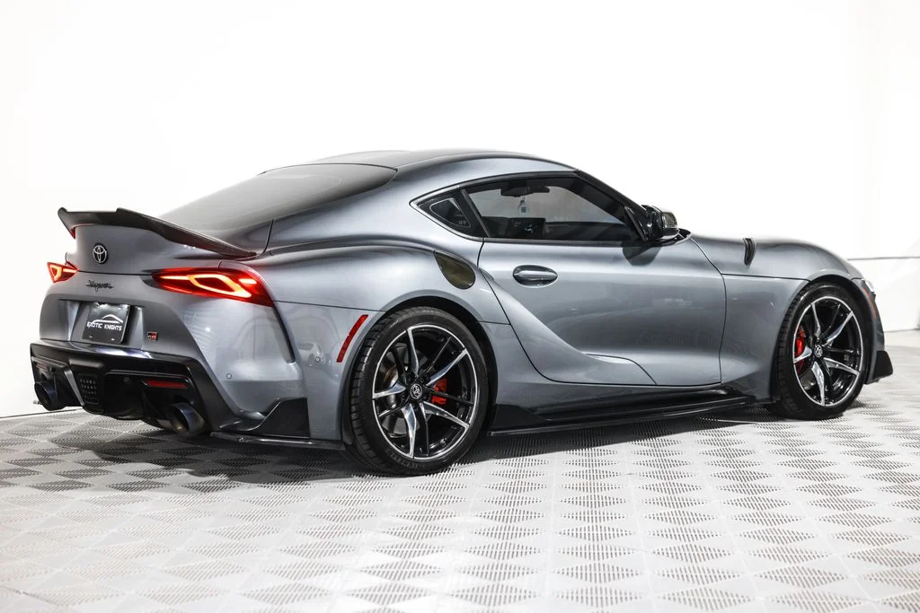 Used 2022 Gray Toyota 3.0 image 9