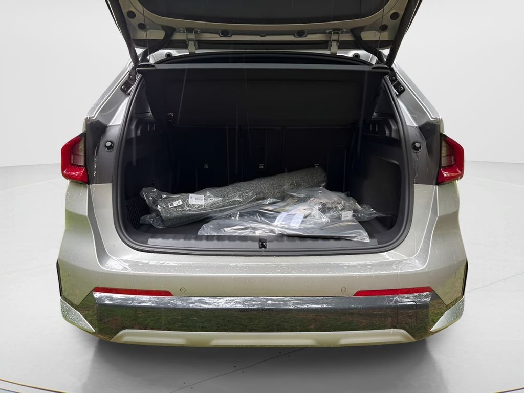 New 2026 Space Silver Metallic BMW xDrive28i image 24