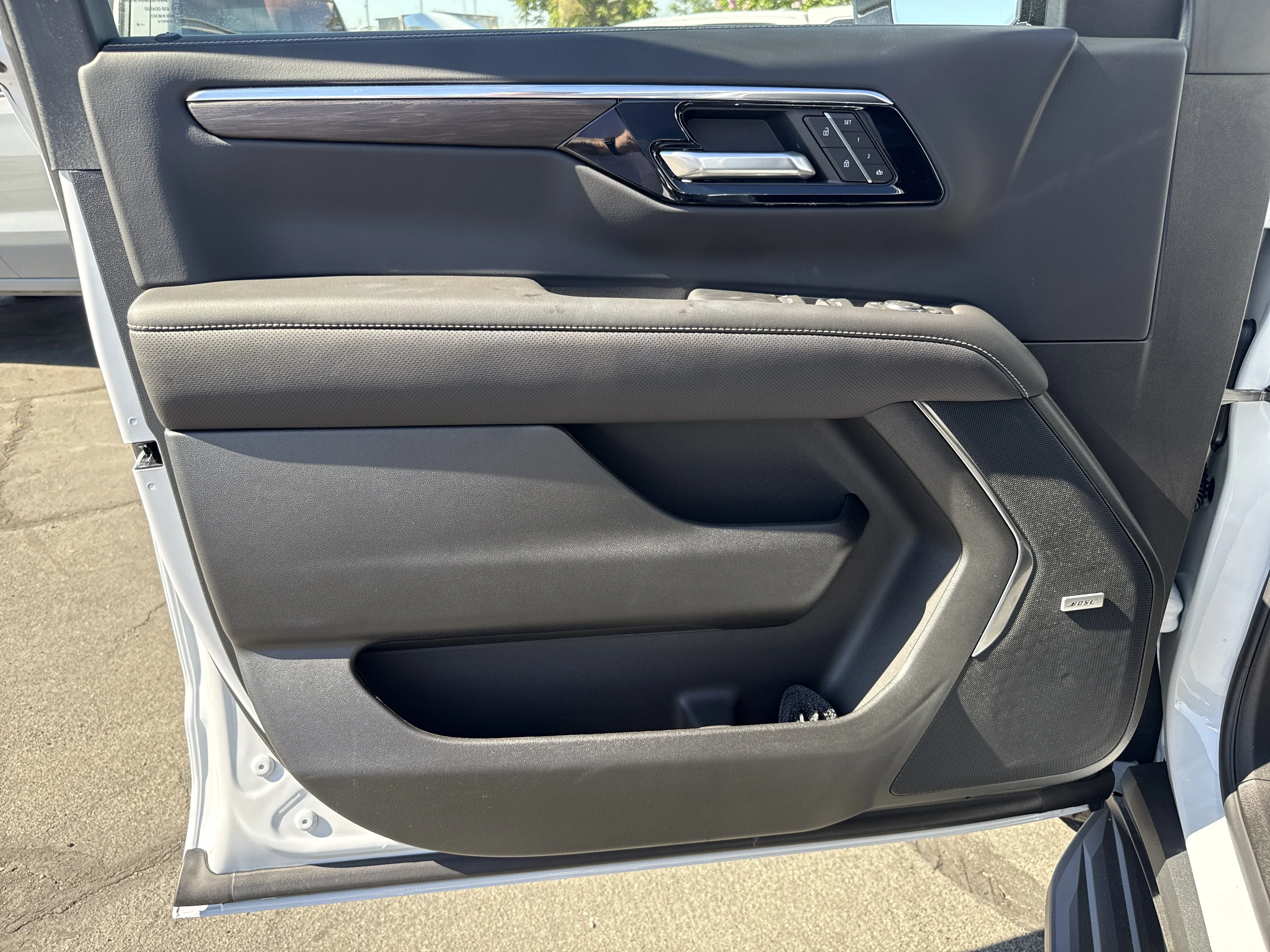 2026 Chevrolet Suburban Premier - Photo 9