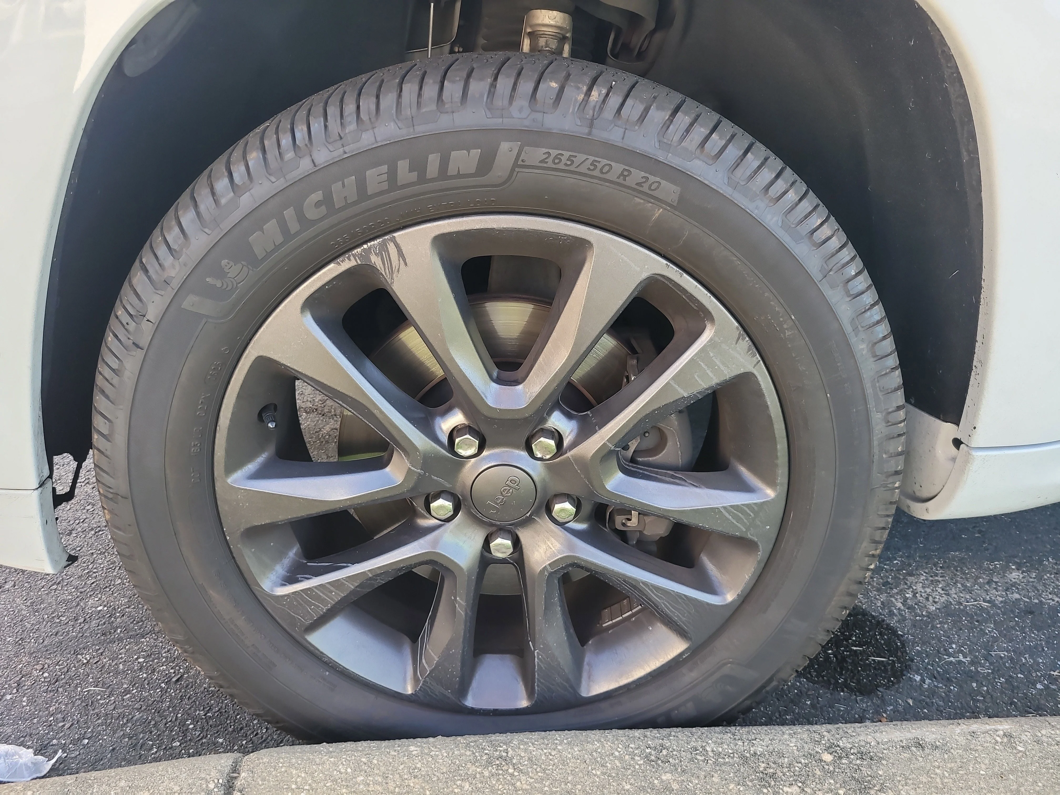 Used 2019 Bright White Clearcoat Jeep High Altitude image 8