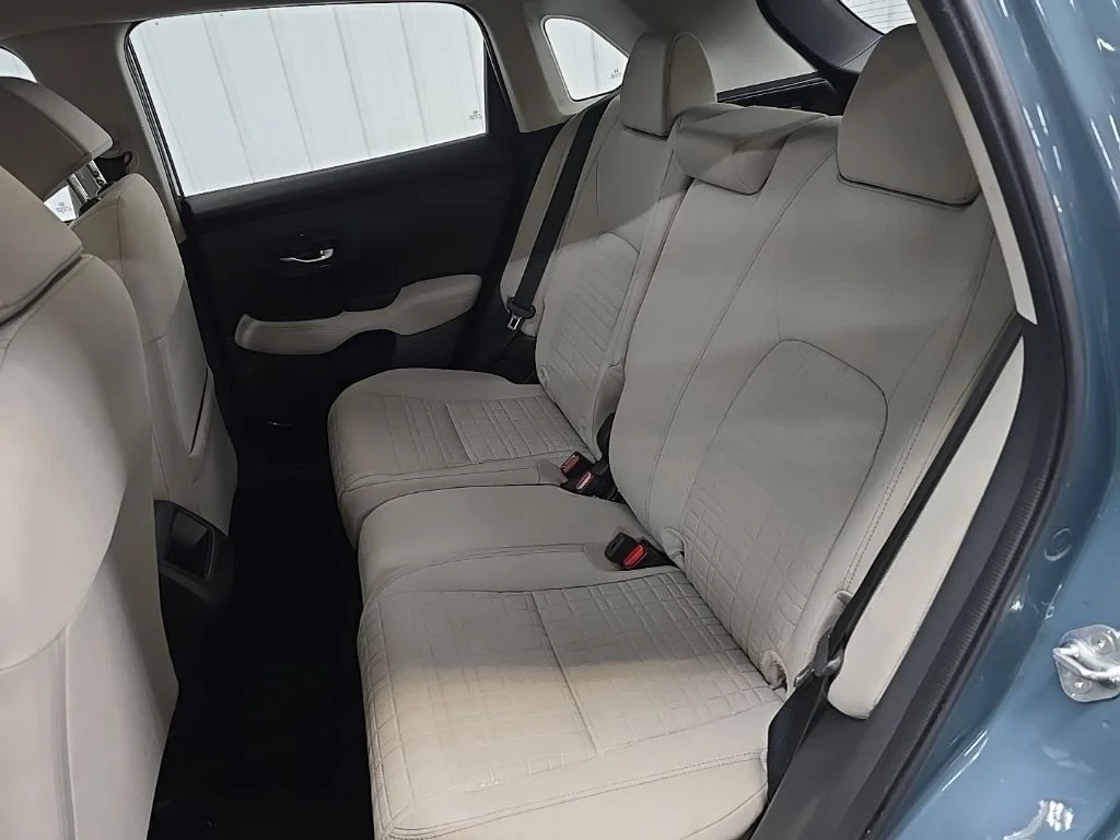 Used 2023 Gold Honda LX image 31