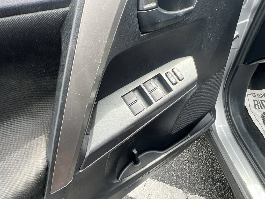 Used 2018 Silver Toyota LE image 20