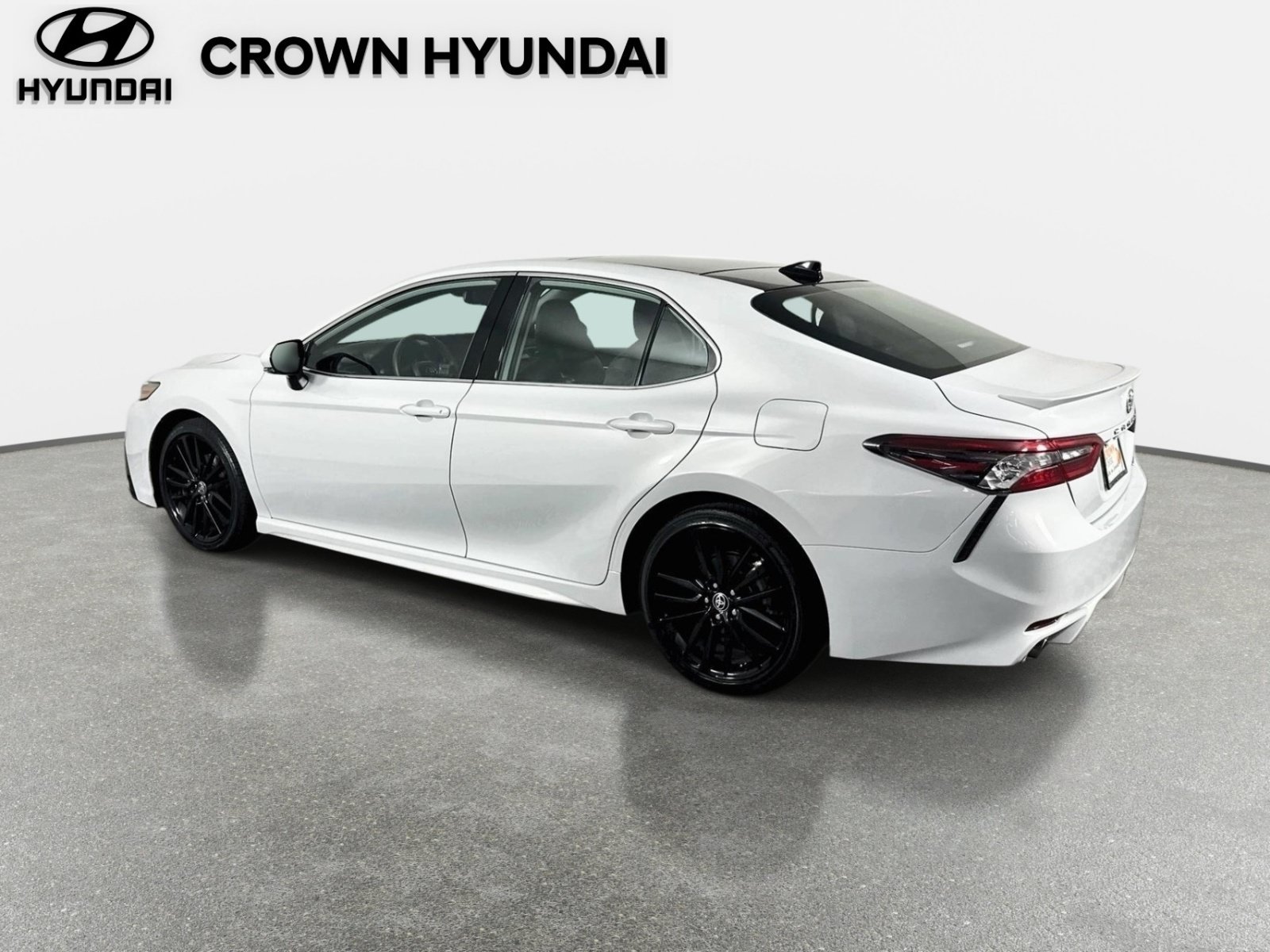 Used 2023 Ice Toyota XSE image 7