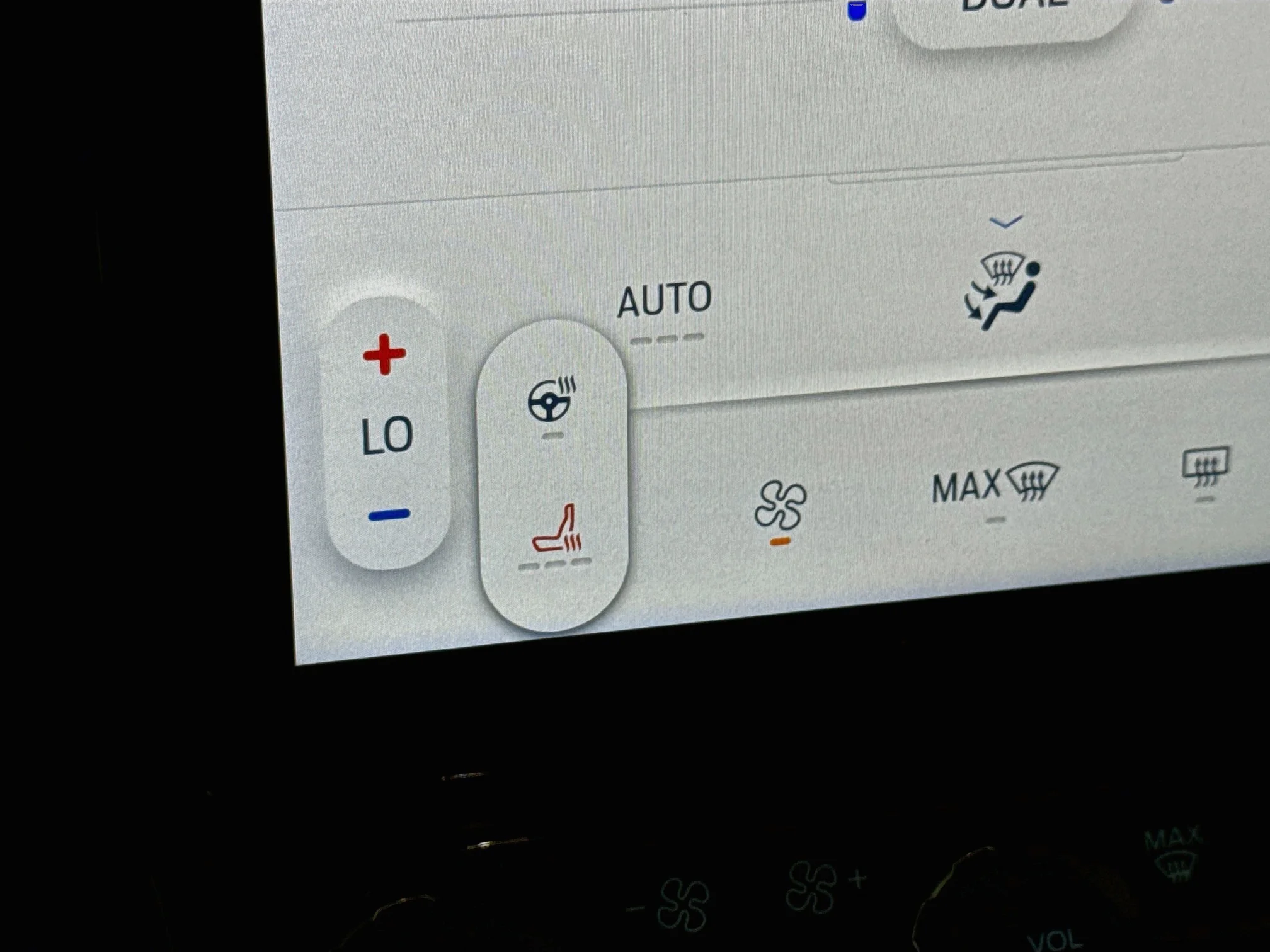 Used 2024 Carbonized Gray Metallic Ford LARIAT image 25
