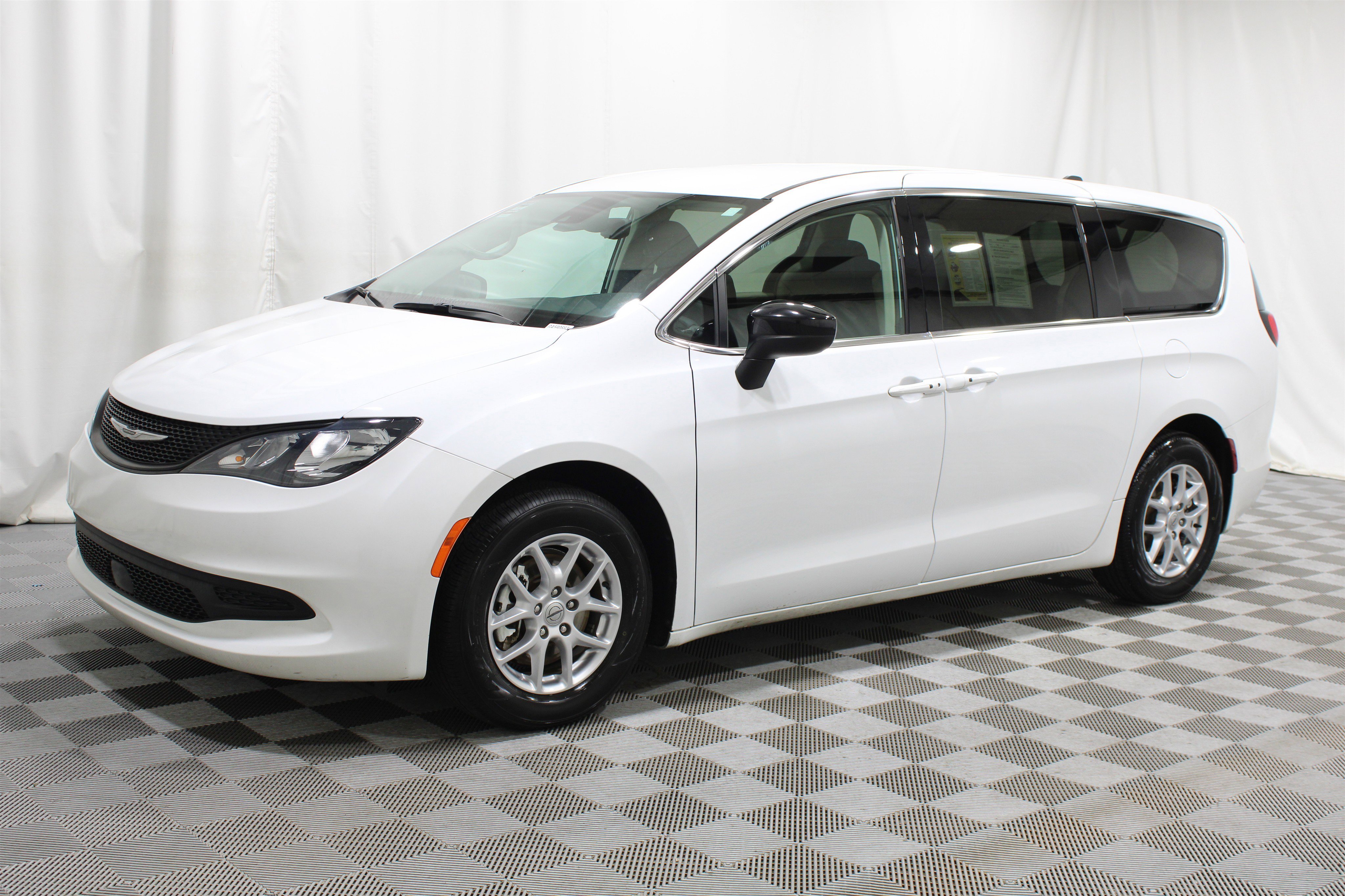 Used 2024 Bright White Clearcoat Chrysler LX image 35