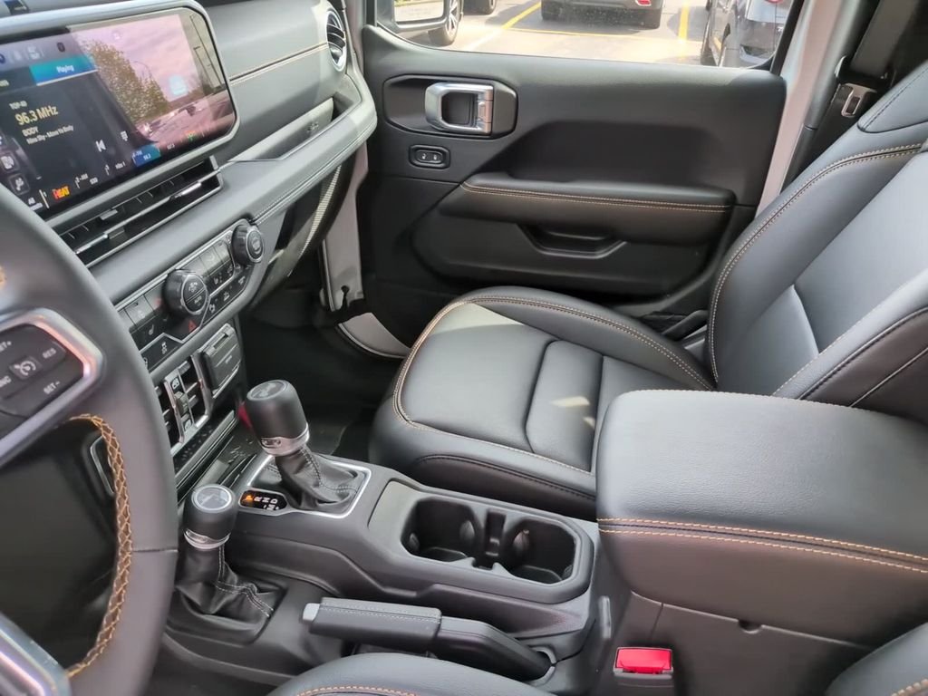 Used 2024 Silver Jeep Sahara image 25