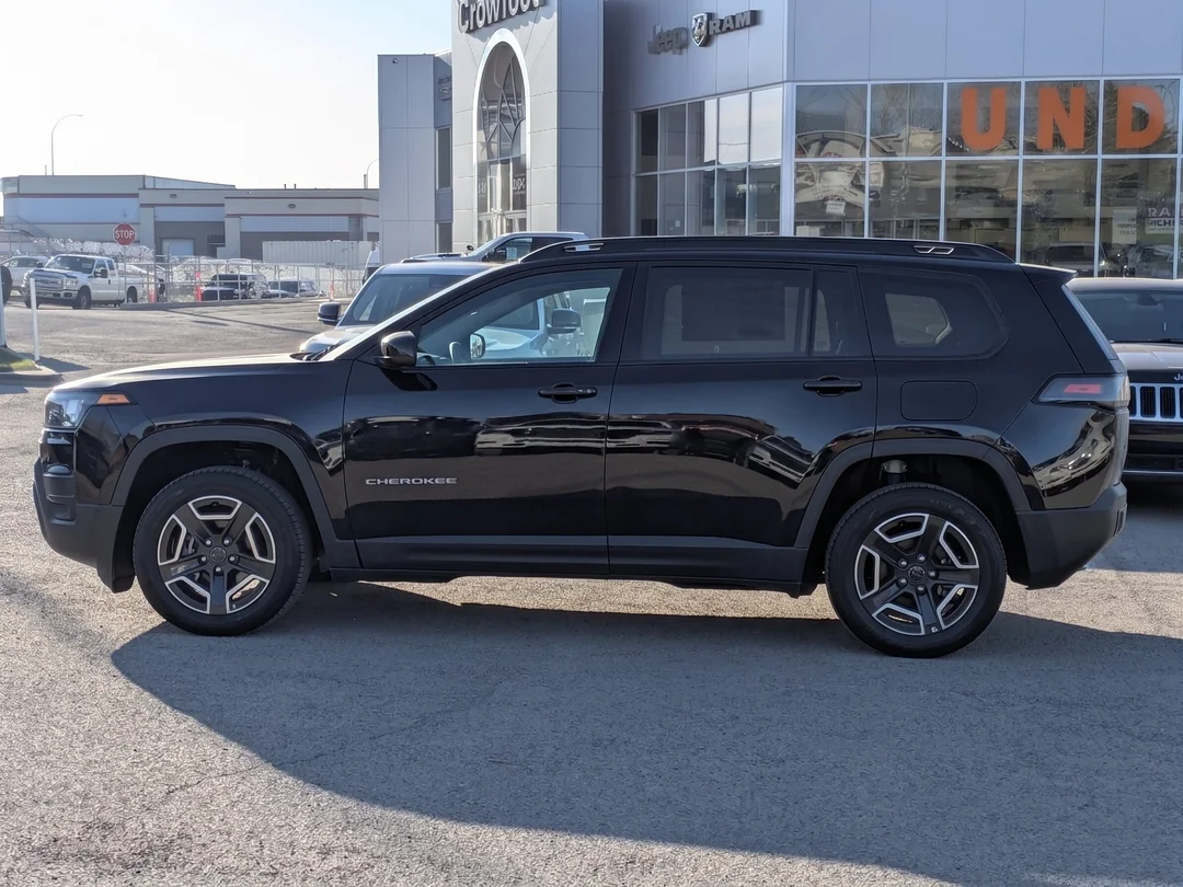 New 2026 Black Jeep Laredo - - 4x4 - 1.6L Turbo Hybrid - Uconnect 5 w/ 12.3 Screen & More! image 4