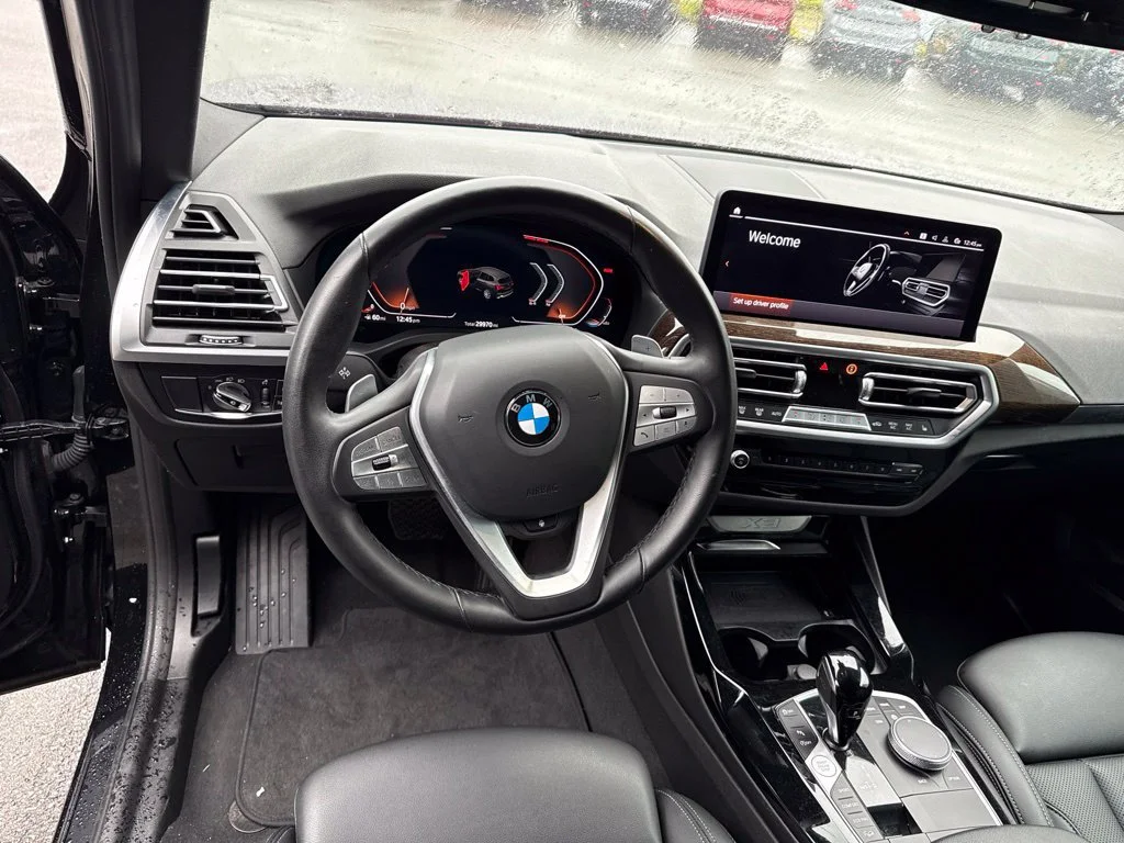 Used 2024 Black BMW xDrive30i image 18
