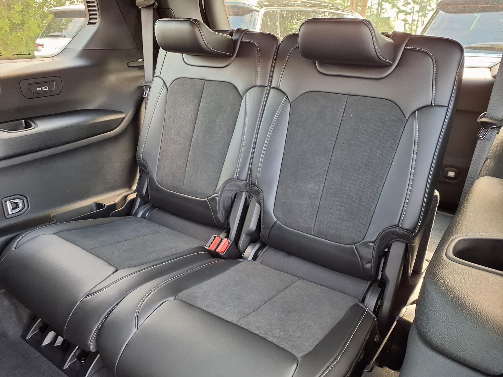 New 2026 Bright White Clearcoat Jeep Laredo Altitude image 17