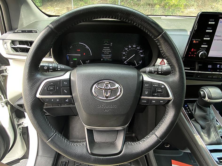 Used 2021 Blizzard Pearl Toyota XLE image 12
