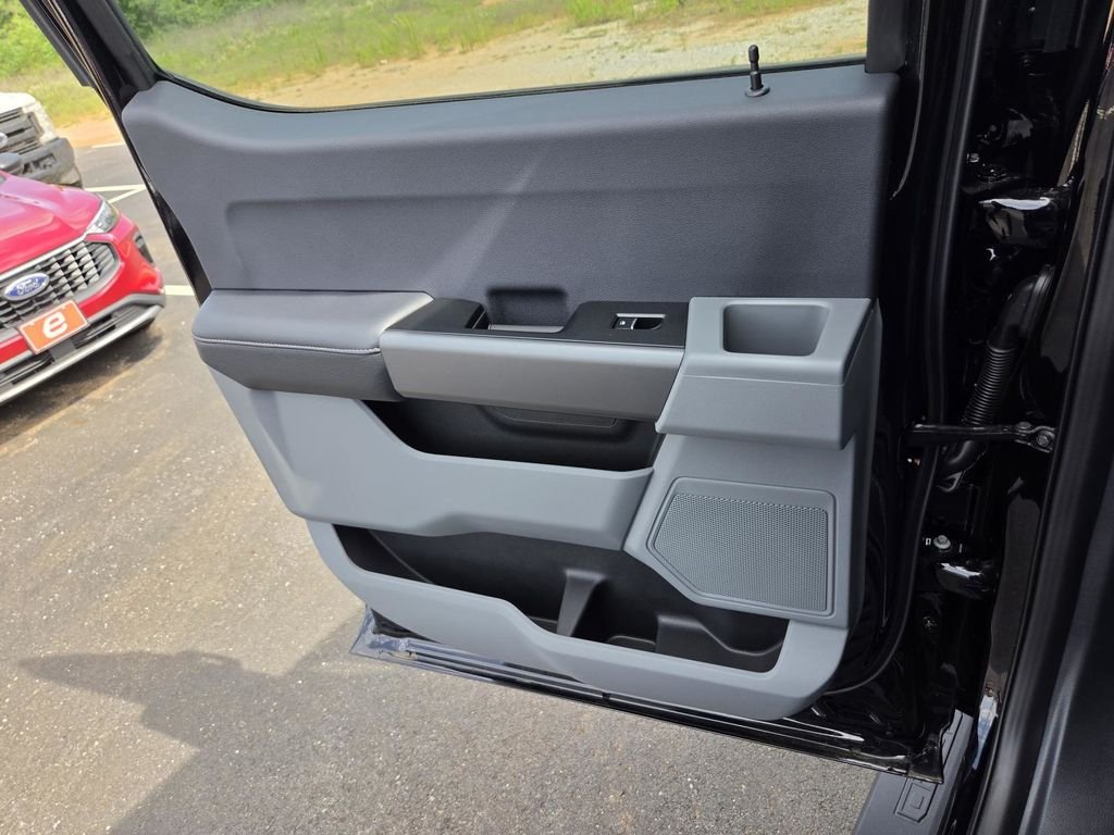New 2026 Agate Black Metallic Ford F-250® XL image 30