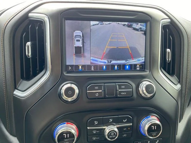 Used 2021 White GMC AT4 image 21