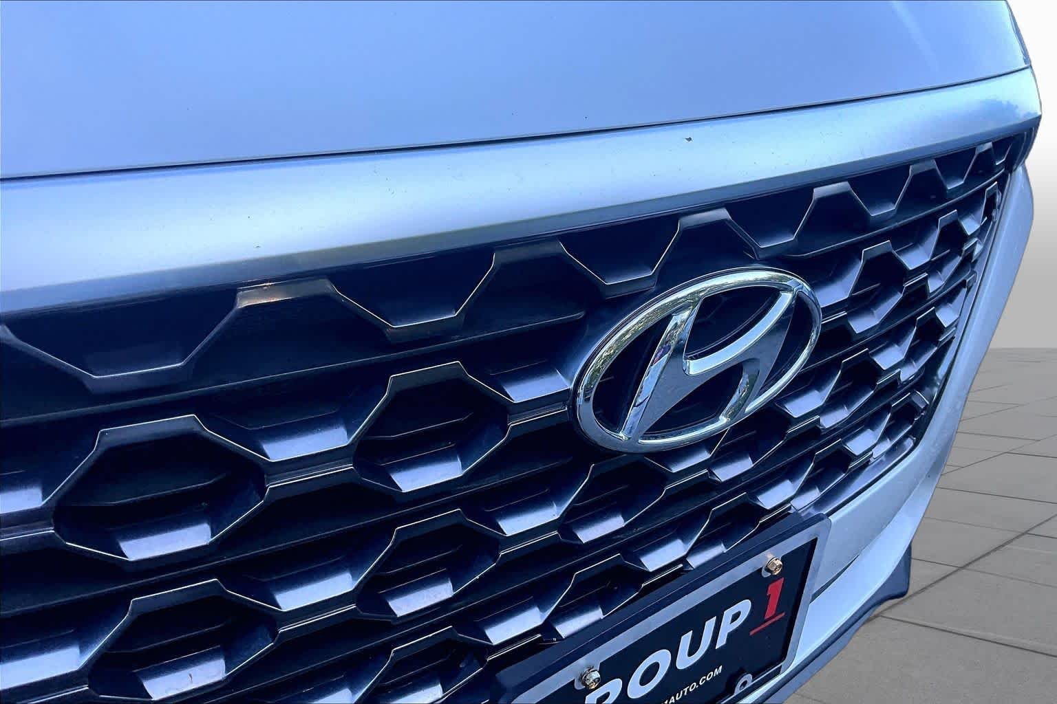 Used 2019 Quartz White Hyundai Limited image 29