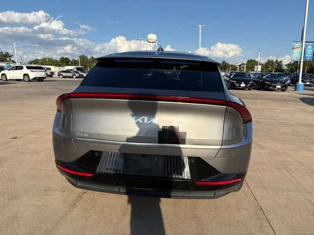 Used 2023 Steel Gray Kia Wind image 7