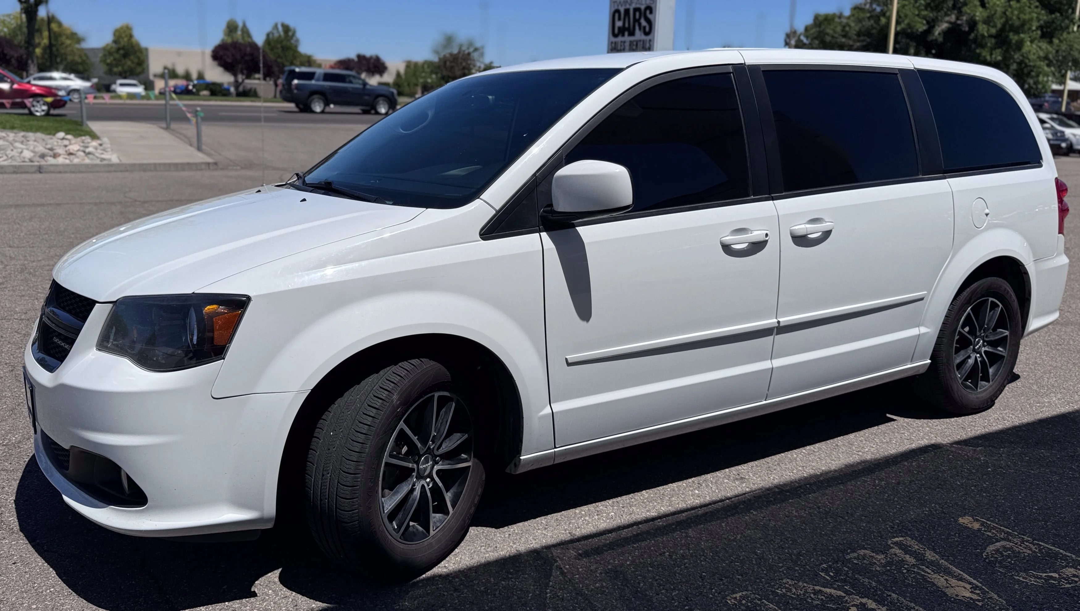 Used 2016 Bright White Clearcoat Dodge SXT Plus image 4