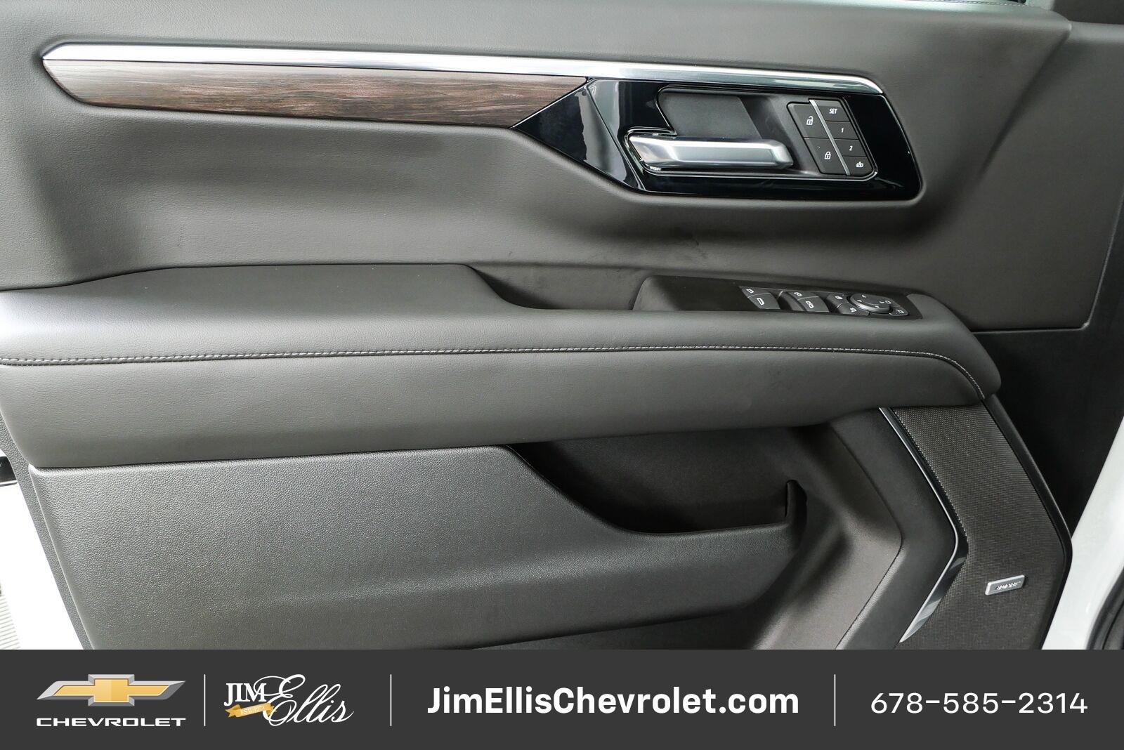 2026 Chevrolet Suburban Z71 - Photo 6