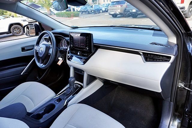 Used 2022 Black Toyota L image 10