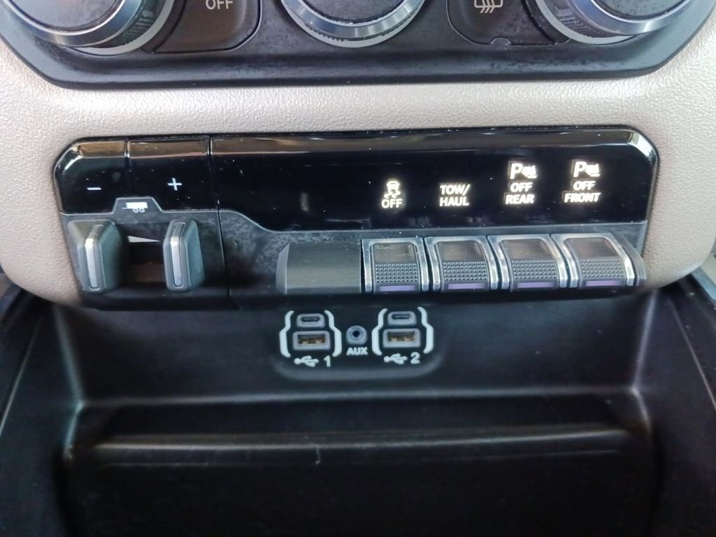 Used 2021 Black Ram Laramie image 23