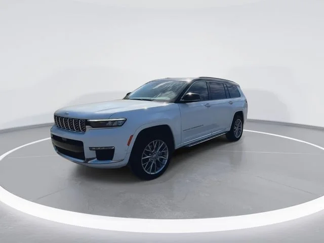 Used 2025 White Jeep Summit image 4