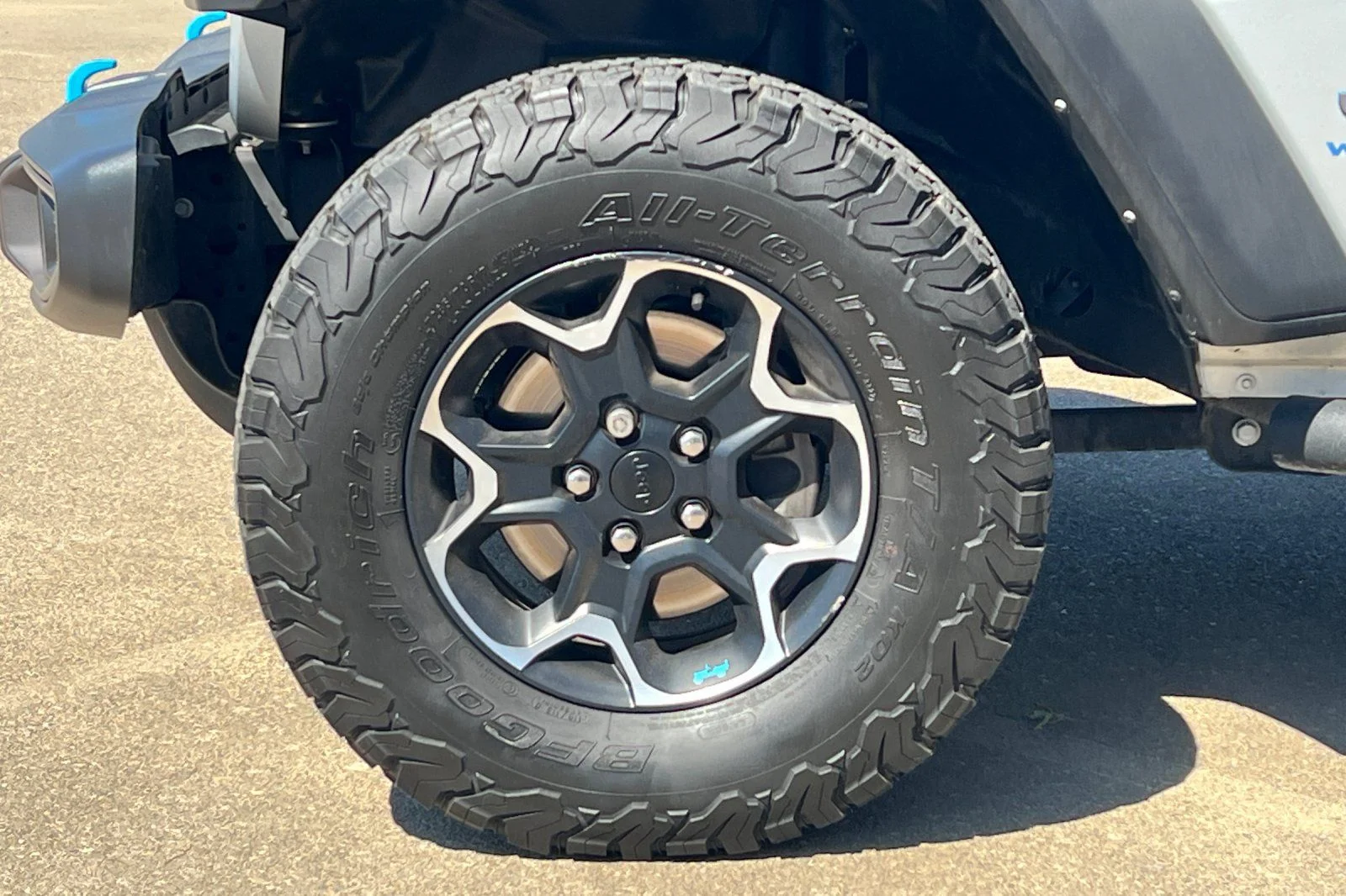 Used 2023 Silver Jeep Rubicon 4xe image 27