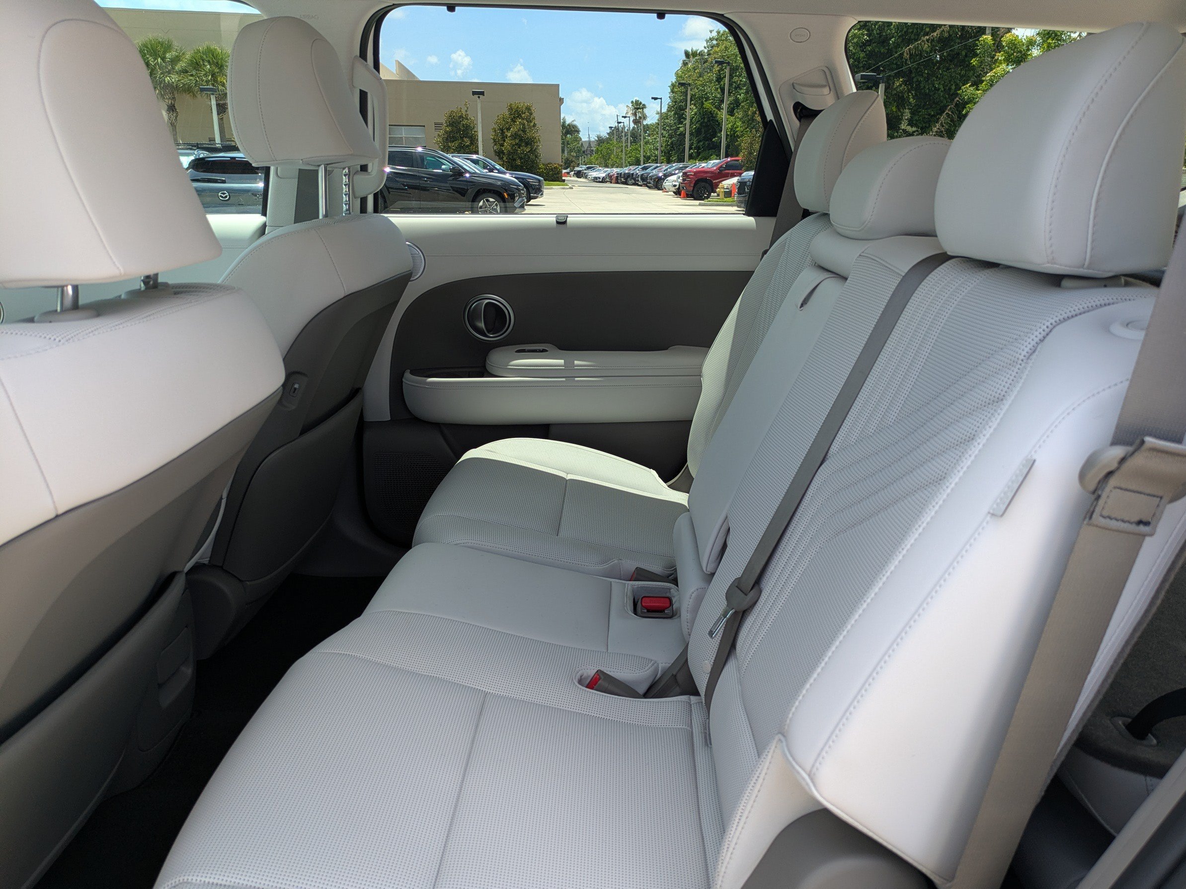 New 2026 Creamy White Pearl Hyundai Blue SEL Premium 8P image 12