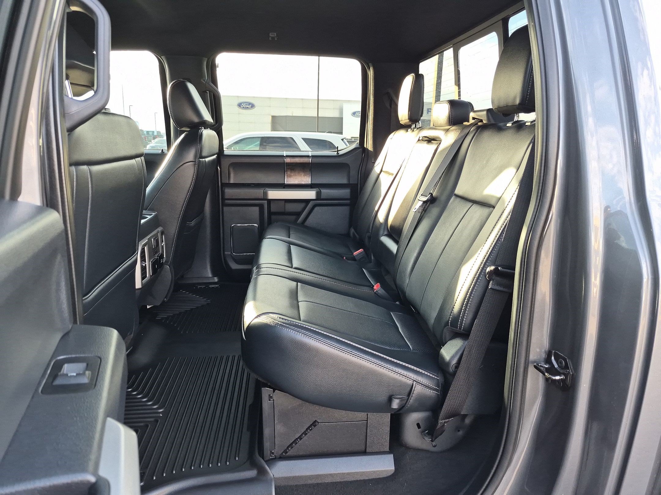 Used 2022 Gray Metallic Ford LARIAT image 27