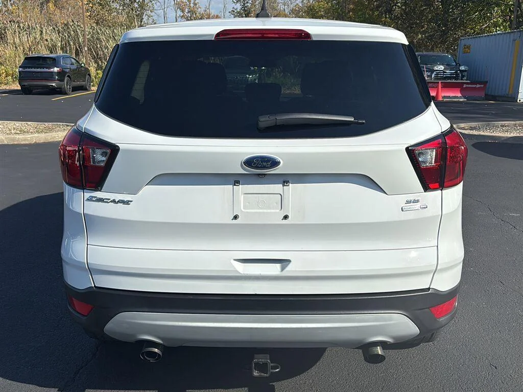 Used 2019 Oxford White Ford SE image 6
