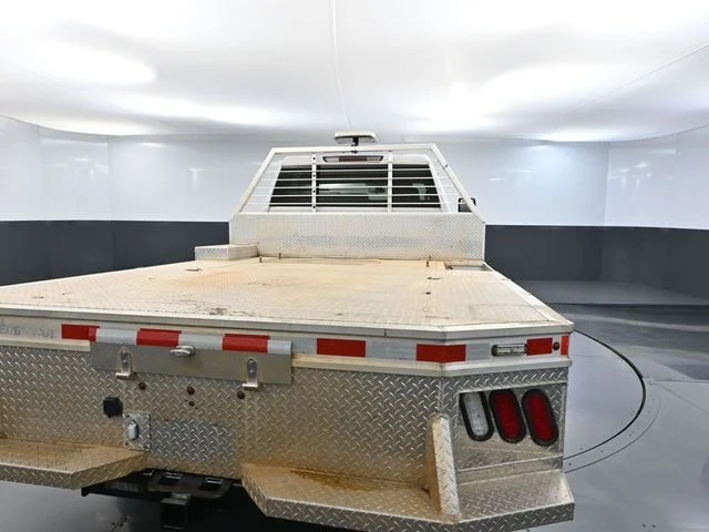 Used 2021 White Chevrolet LT image 5