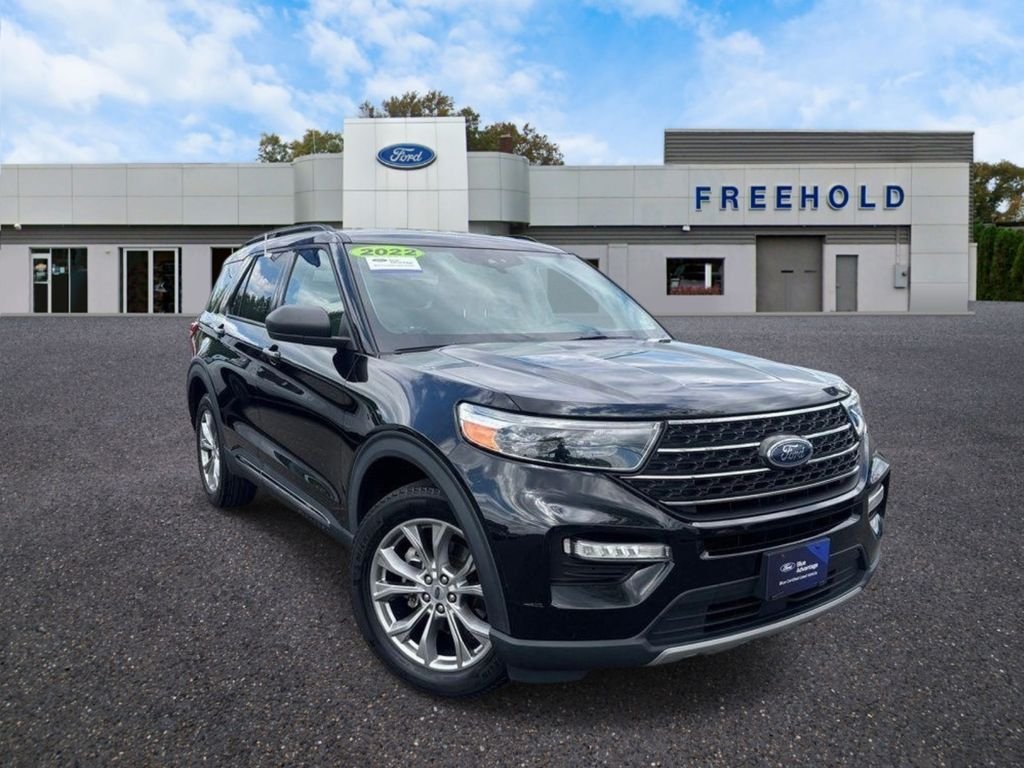 2022 Ford Explorer XLT 4WD's photo