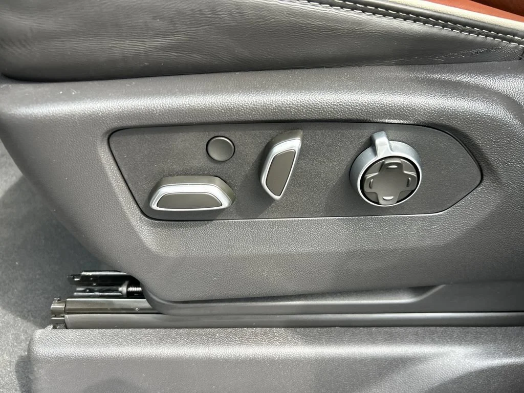 2025 GMC Sierra 1500 Denali Ultimate - Photo 18