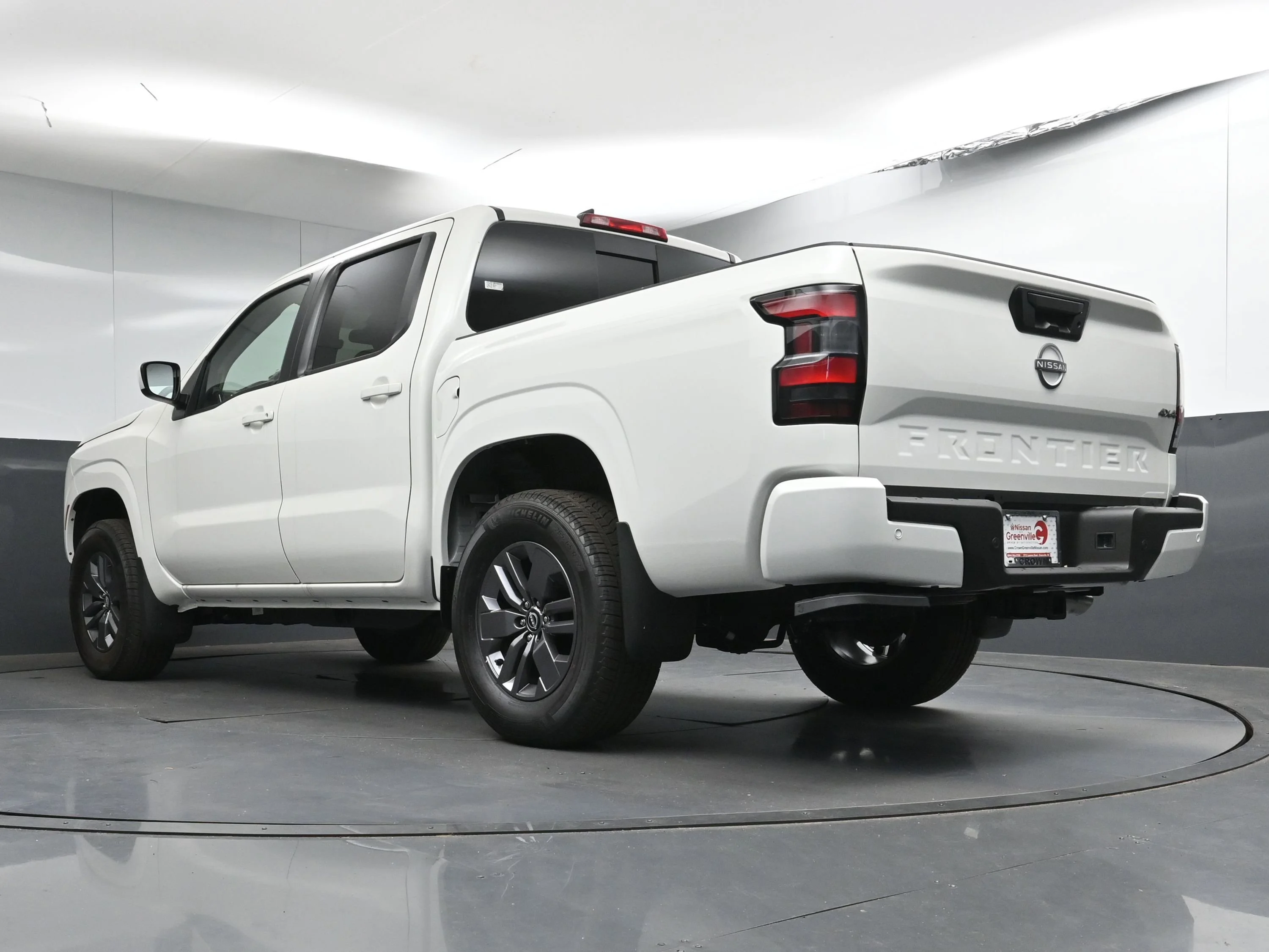 New 2026 Glacier White Nissan Crew Cab SV image 27