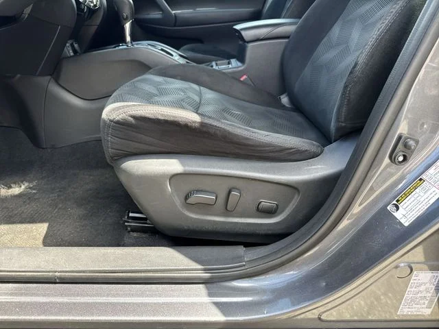 Used 2016 Gray Nissan SV image 29