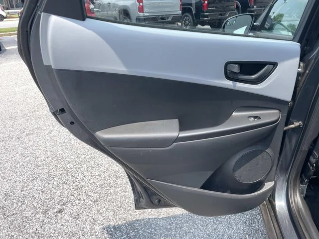 Used 2020 Gray Hyundai SE image 10
