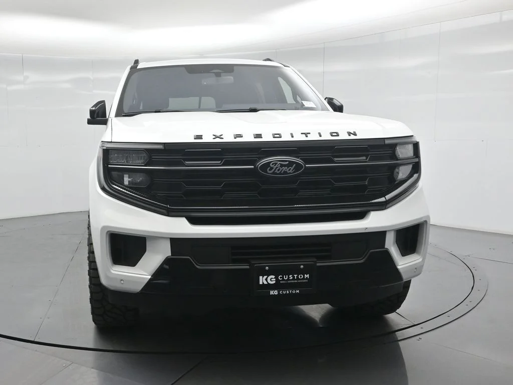 New 2025 Oxford White Ford Platinum image 54