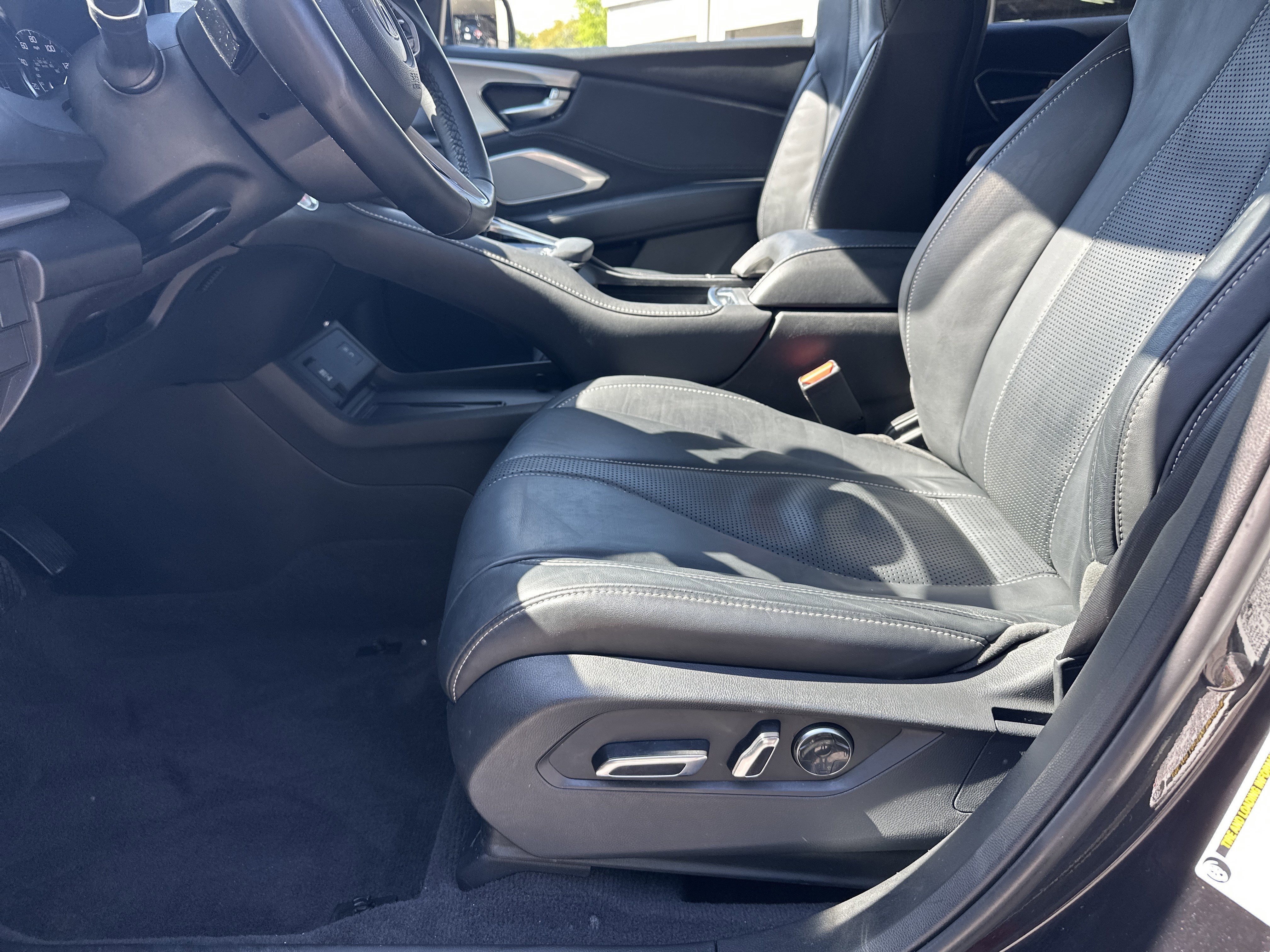 Used 2023 Majestic Black Pearl Acura w/Technology Package image 9