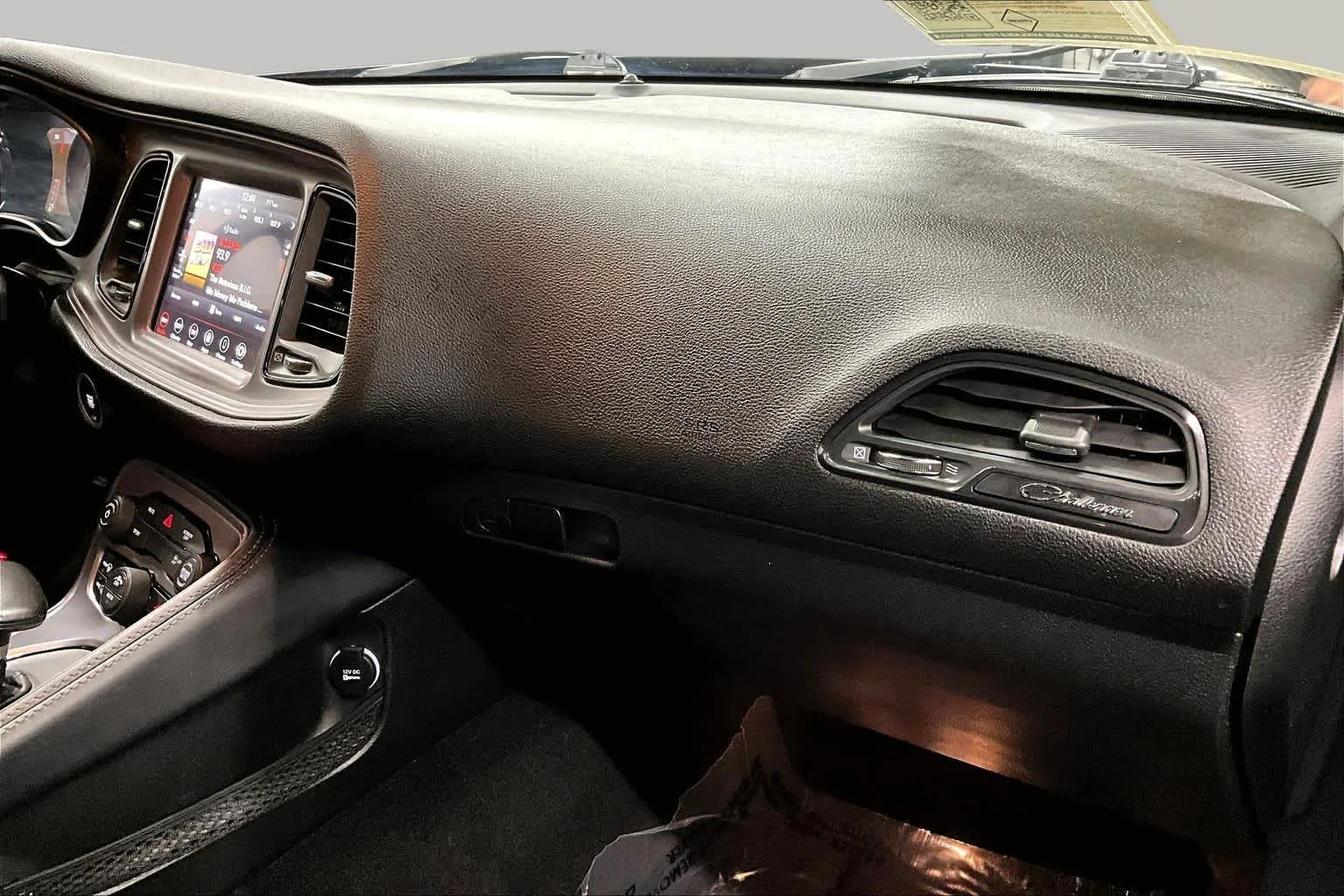 Used 2023 Granite Pearlcoat Dodge SXT image 16