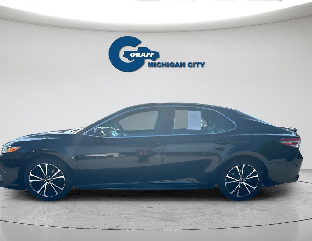 Used 2018 Toyota Camry SE with VIN 4T1B11HK6JU545644 for sale in Michigan City, IN
