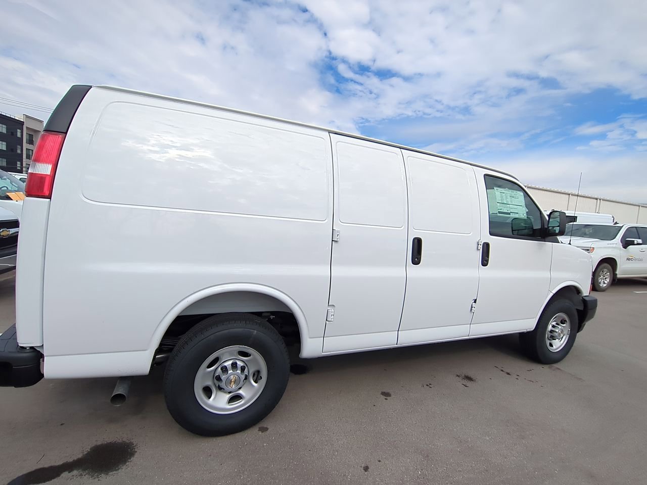 2025 Chevrolet Express Cargo Work Van - Photo 8