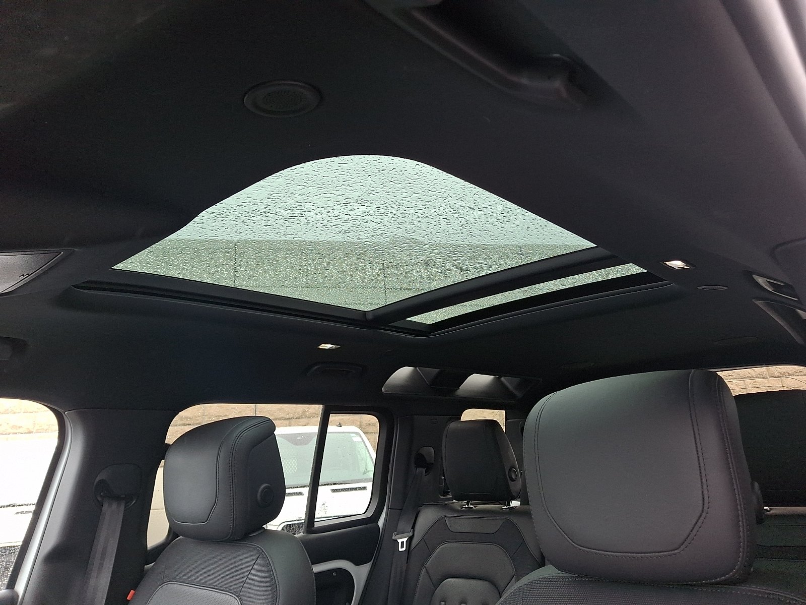 Used 2022 Fuji White - 1AA Land Rover 110 X-Dynamic HSE image 12