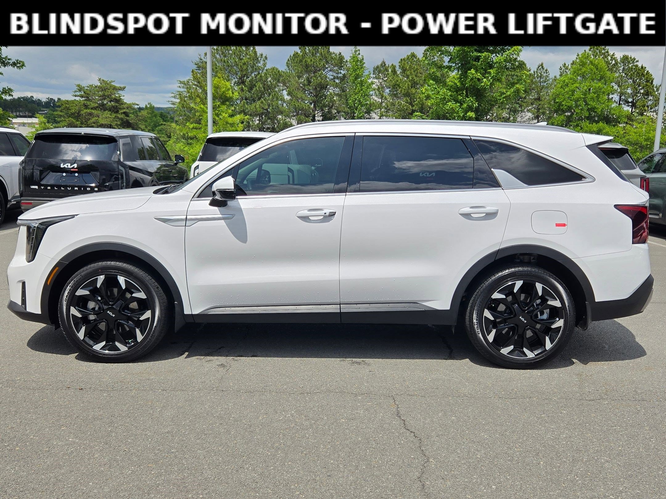 Used 2025 Glacial White Pearl Kia EX image 4