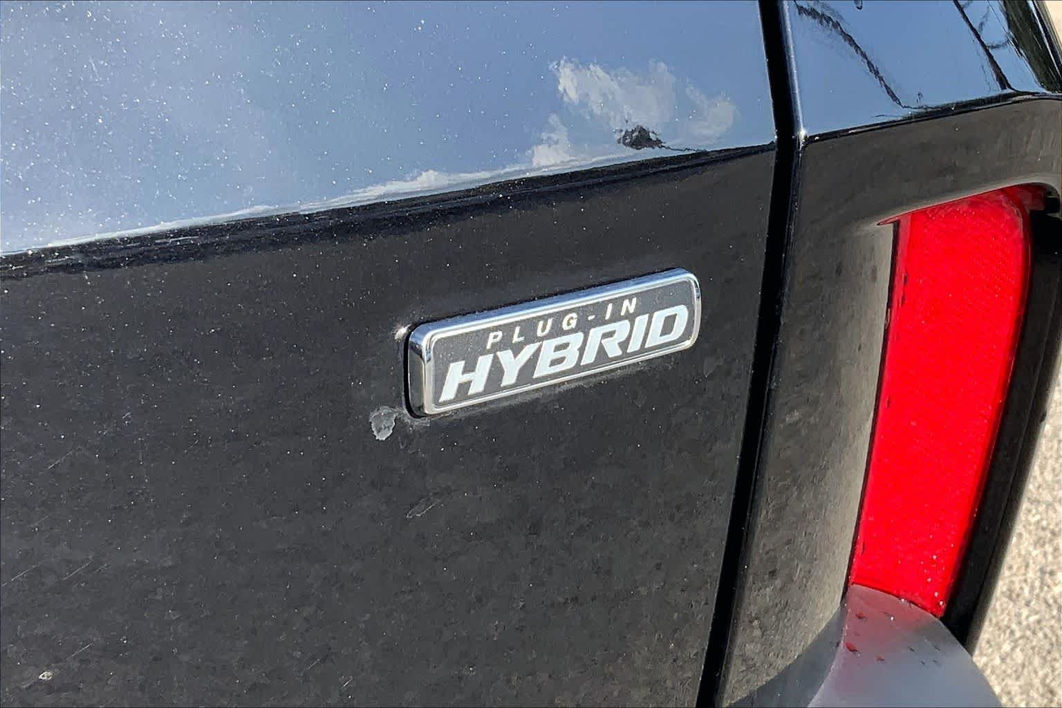 Used 2025 Agate Black Ford PHEV image 20