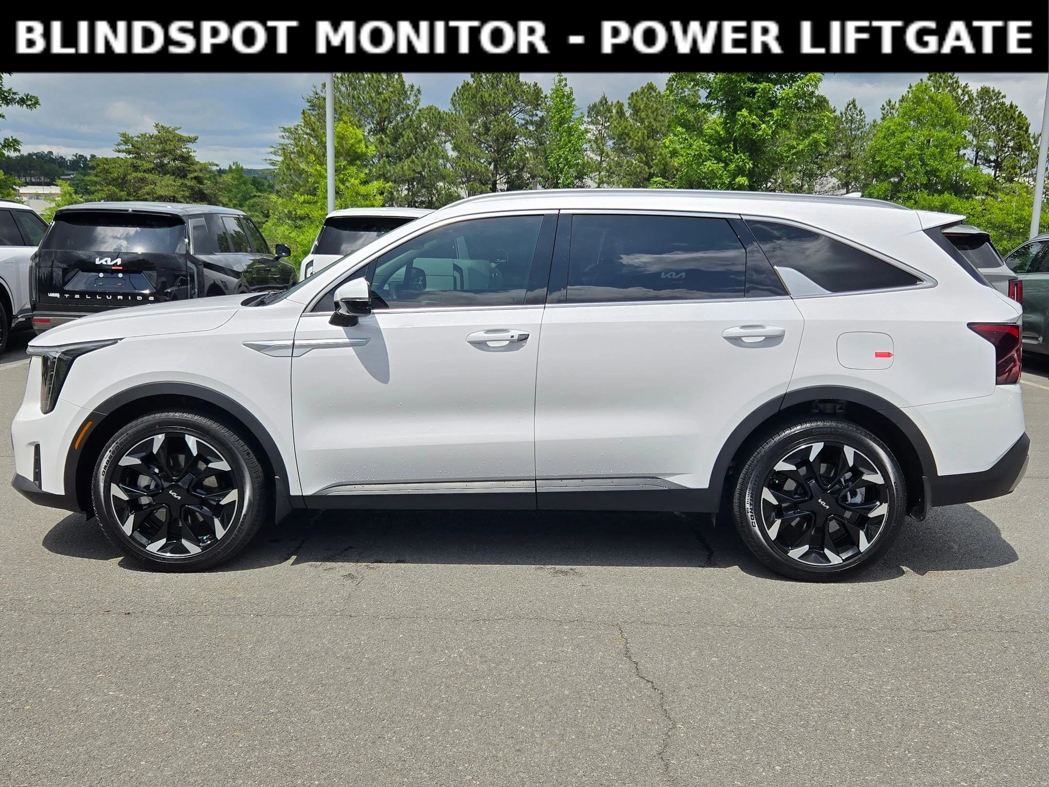 Used 2025 Glacial White Pearl Kia EX image 4