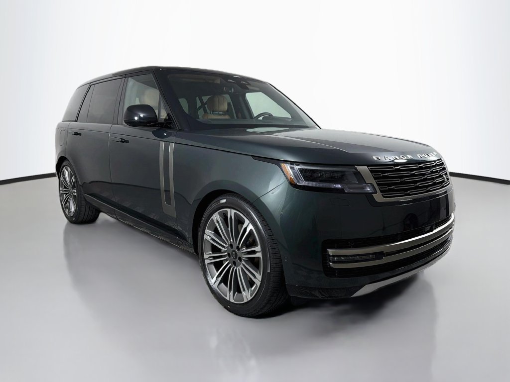 New 2027 Belgravia Green Land Rover SE image 3